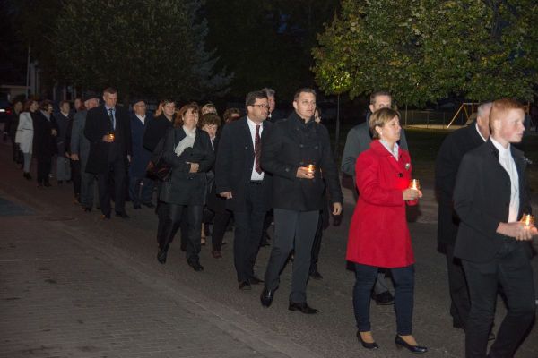 Az 1956-os forradalom és szabadságharc hőseire emlékeztünk