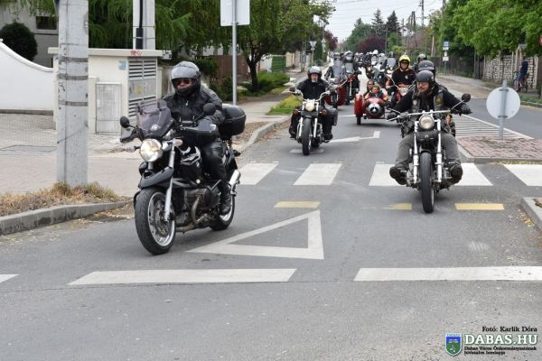 Koszorúzás Eric Fernihough emlékére