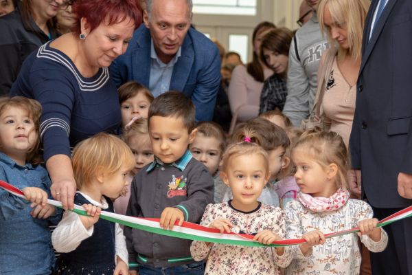 Átadták a megújult Erkel úti Óvodát