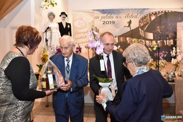 Jubiláló házaspárok köszöntése