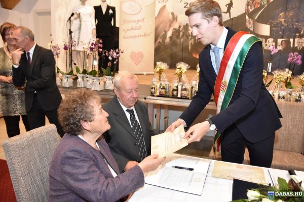 Jubiláló házaspárok köszöntése