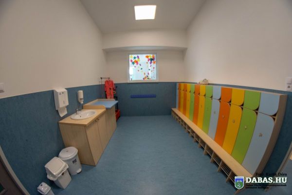 BEFEJEZŐDÖTT DABASON AZ ÚJ BÖLCSŐDE ÉPÍTÉSE