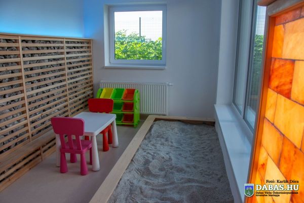 BEFEJEZŐDÖTT DABASON AZ ÚJ BÖLCSŐDE ÉPÍTÉSE