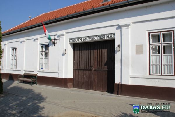 Kossuth Művelődési Központ és Halász Boldizsár Városi Könyvtár