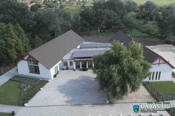 Sári Zarándokház és Közösségi Színtér