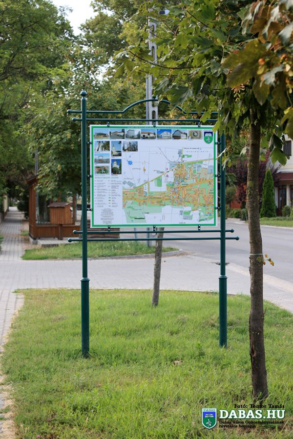 Új információs táblák és várostérképek kerültek kihelyezésre a városban