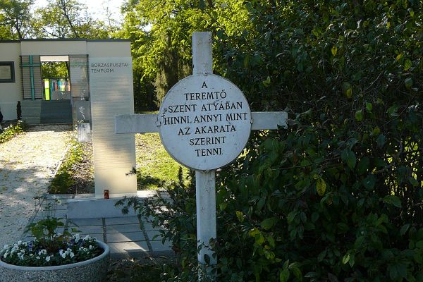 Útmenti keresztjeink