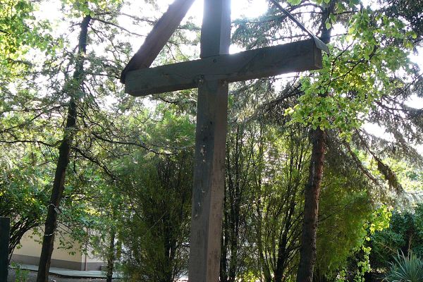 Útmenti keresztjeink