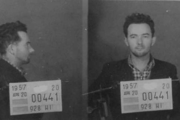 Lakos János (1920-1957) síremléke