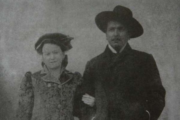 Áchim Mihály síremléke