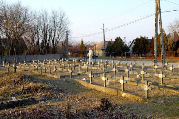 A gyóni apáca-temetők helyi védetté nyilvánítása