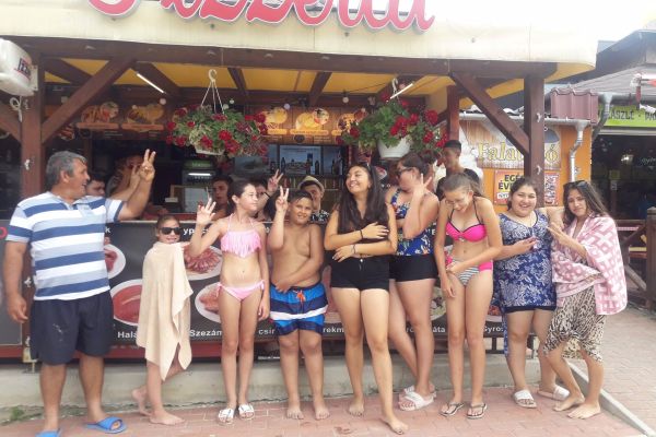 Dabasi roma gyerekek hagyományőrző és nyelvi táborozása