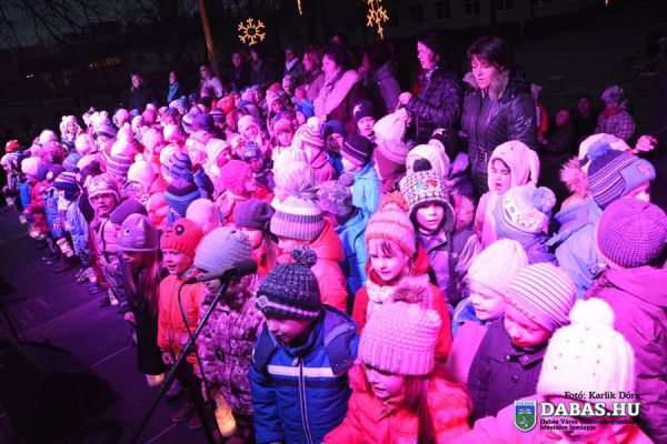 Adventi Városházi Este a jótékonyság jegyében