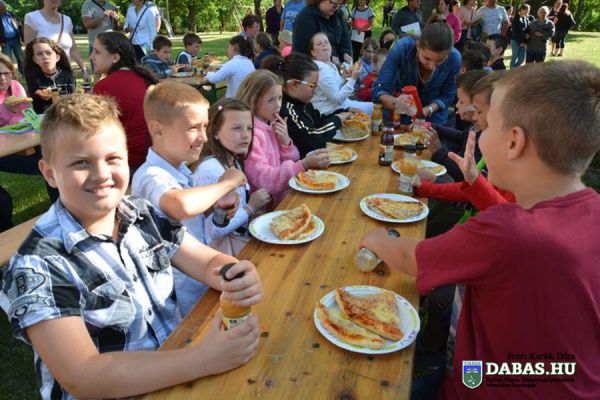 Pizzaparti a strandon