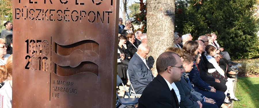 1956-os megemlékezés a gyóni városrészközpontban