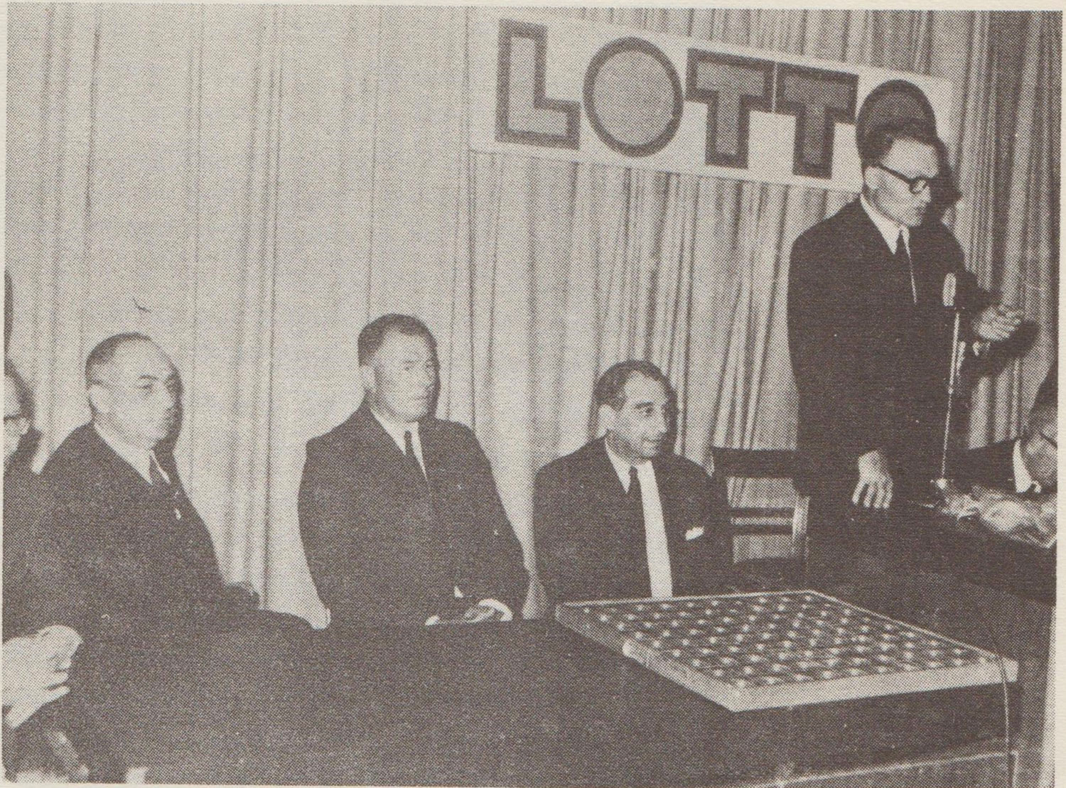 Jubileumi lottósorsolás Dabason 1970. május 8.