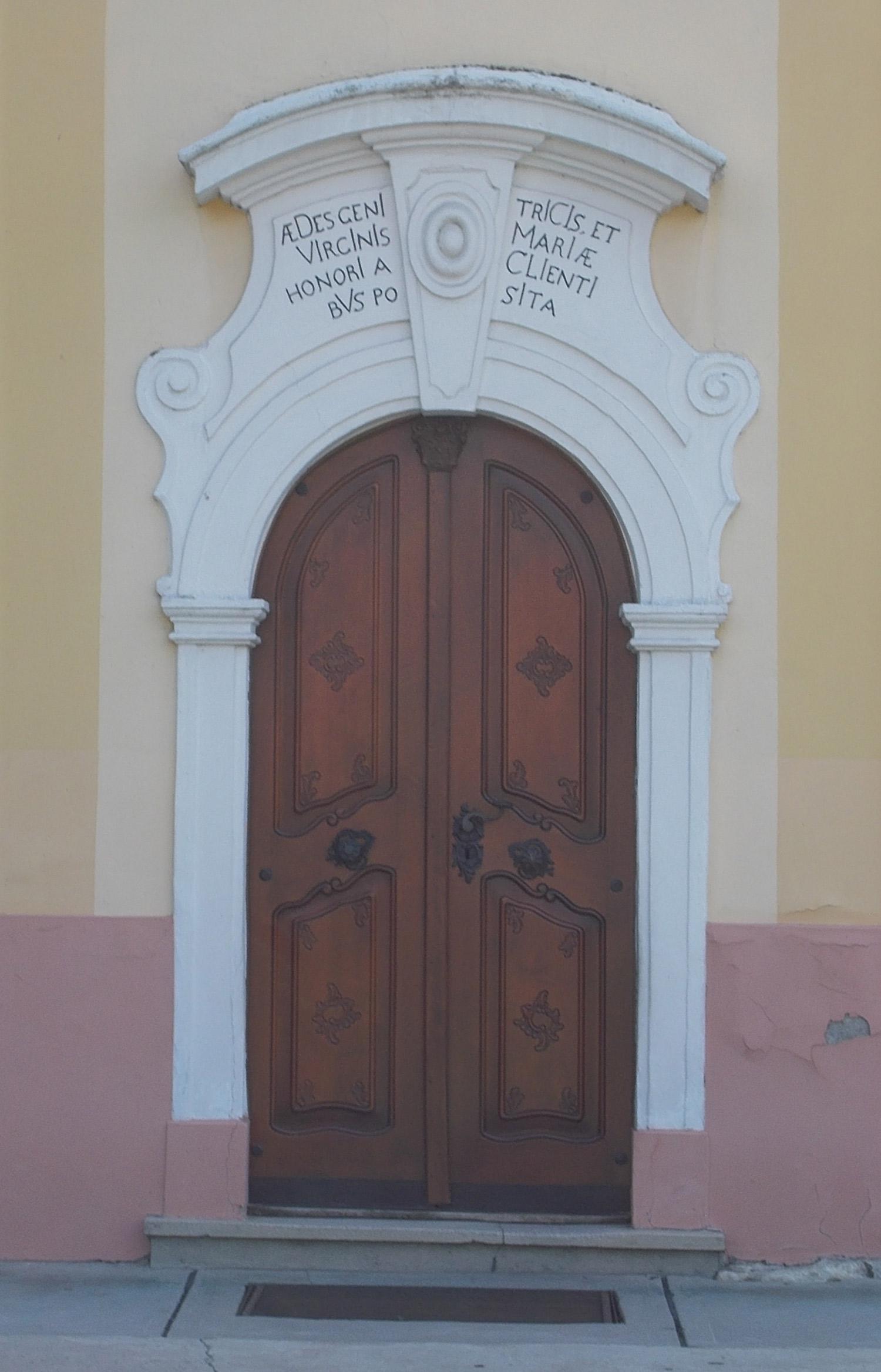 Mária Mennybemenetele Templom Dabas-Sári