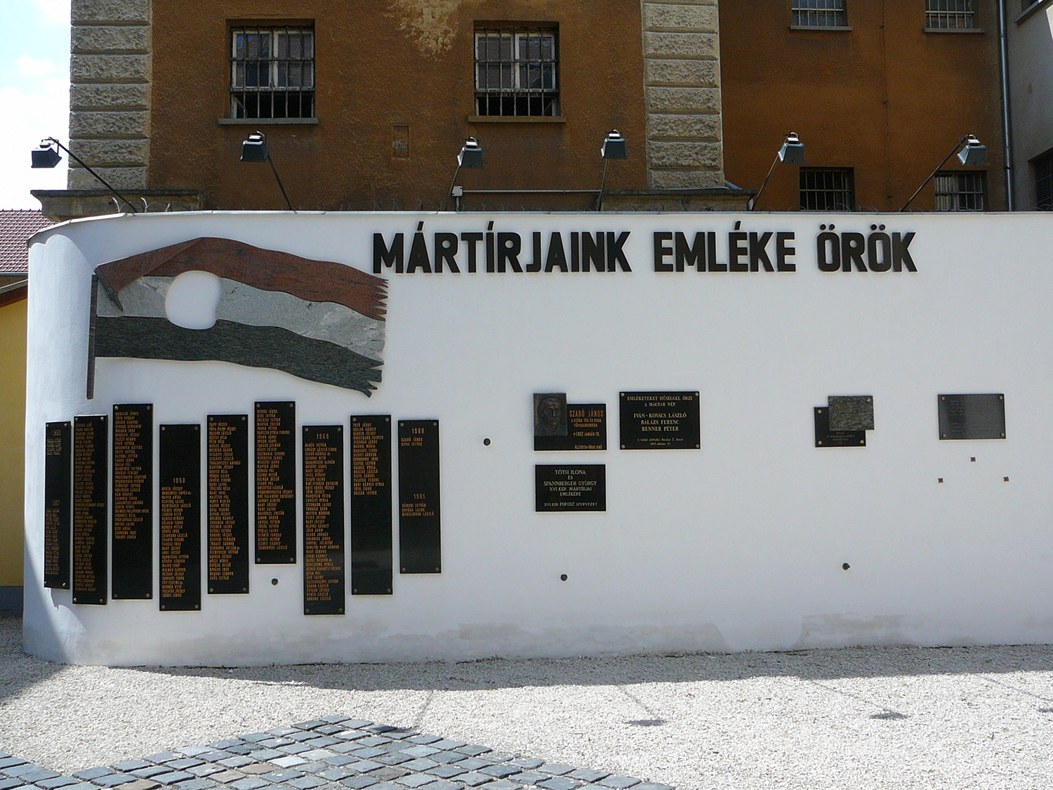 …visszafelé csak az Isten tudja… - Gyón 1956